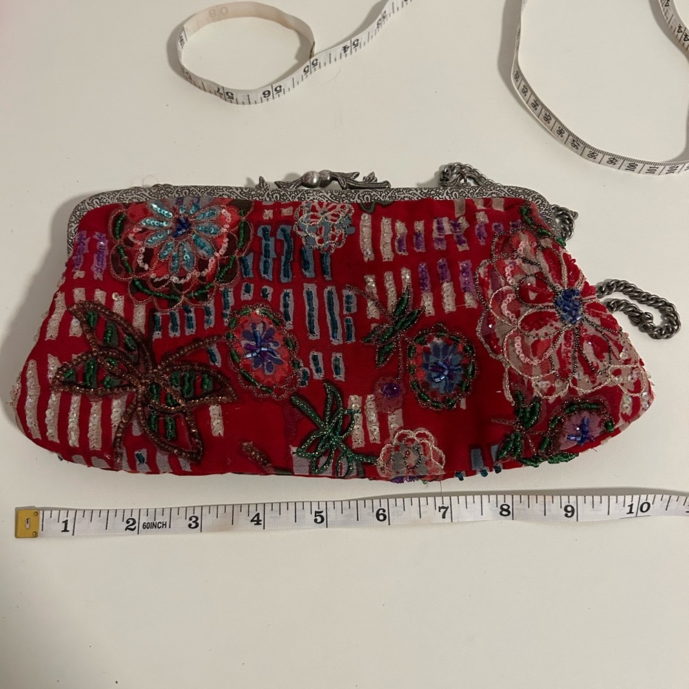 VINTAGE CHRISTIANA BEADED DETAILED FLORAL CLUTCH WITH CHAIN STRAP
